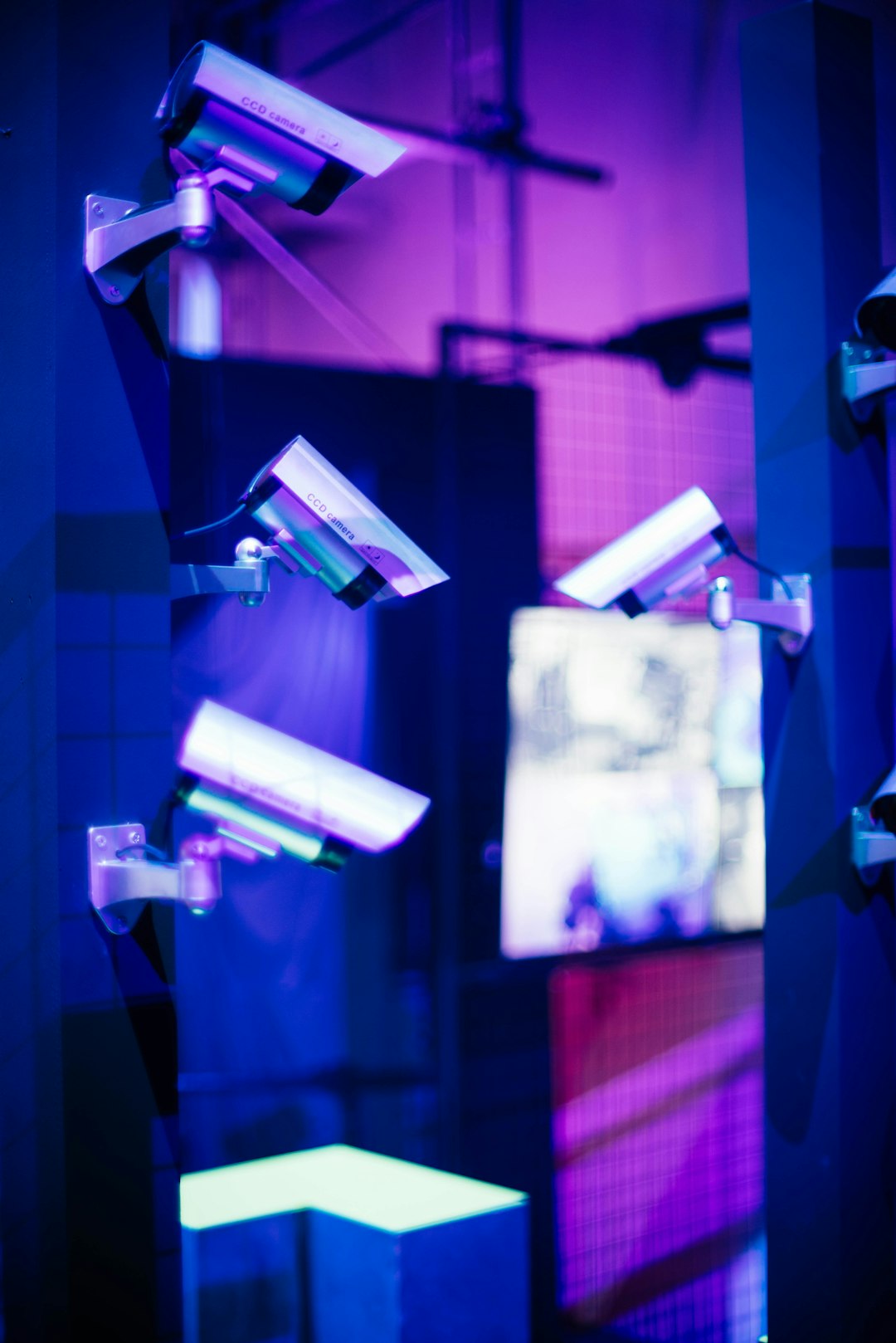 six-bullet-surveillance-cameras-medhuqvh0ta